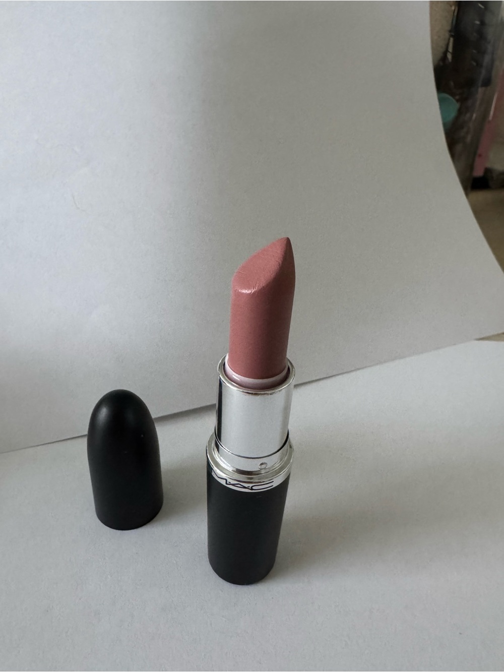 Mac lipstick Modesty 835